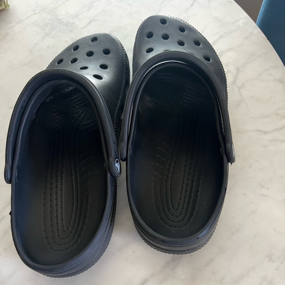 Men’s crocs